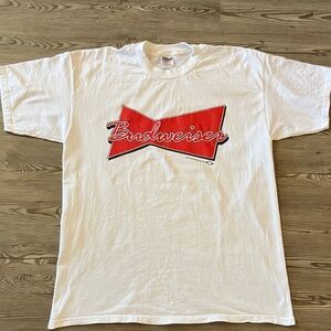 Budweiser Men’s Red and White Graphic T-Shirt. Short sleeve. Sz XL